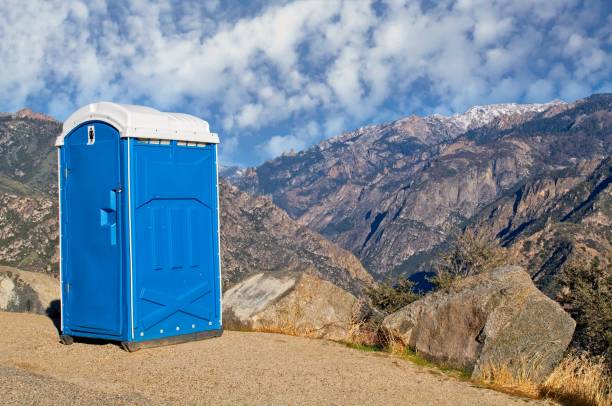 Porta potty delivery and setup in Alondra Park, CA